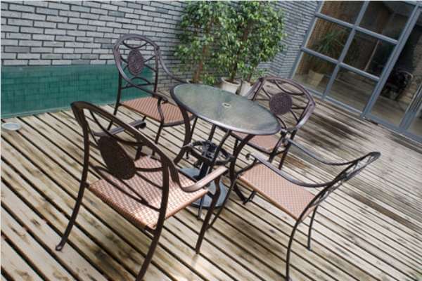 Dry The Furniture Completely clean cast aluminum patio furniture