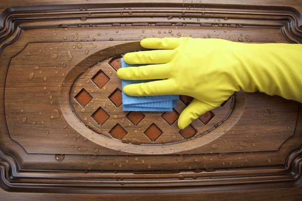  Scrub The Mold With Dish Soap And A Soft Bristle Brush