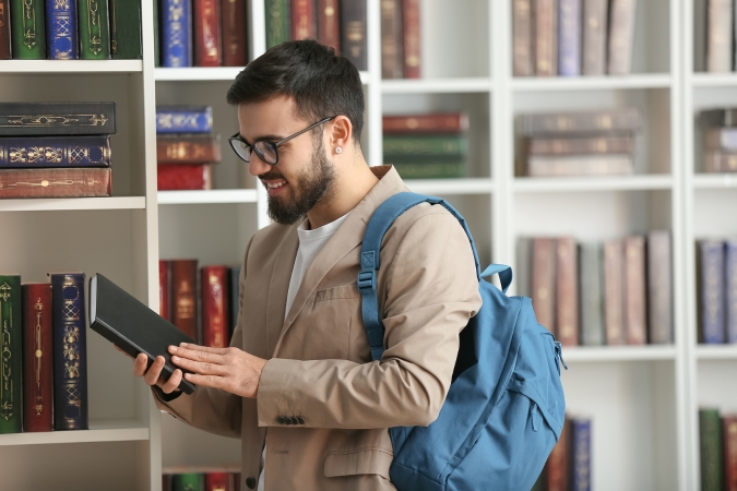 Decorating Your Bookshelf