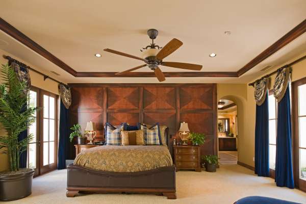 Factors to Consider When Choosing the Right Ceiling Fan Size for Your Bedroom