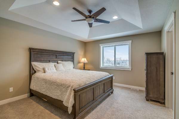 Calculate the Ideal Ceiling Fan Size for Your Bedroom