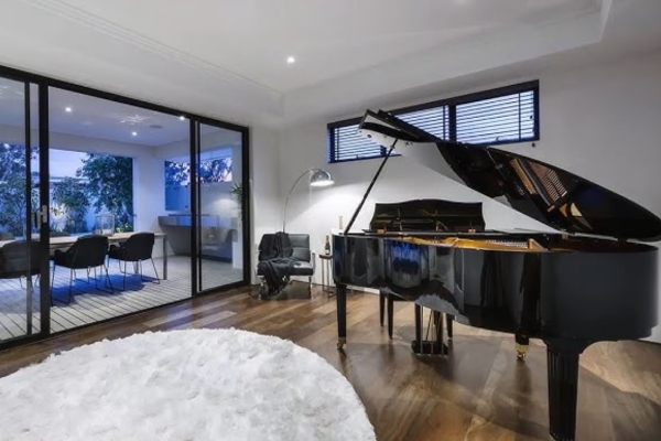 Where to Put a Piano in a Small Living Room: A Complete Guide